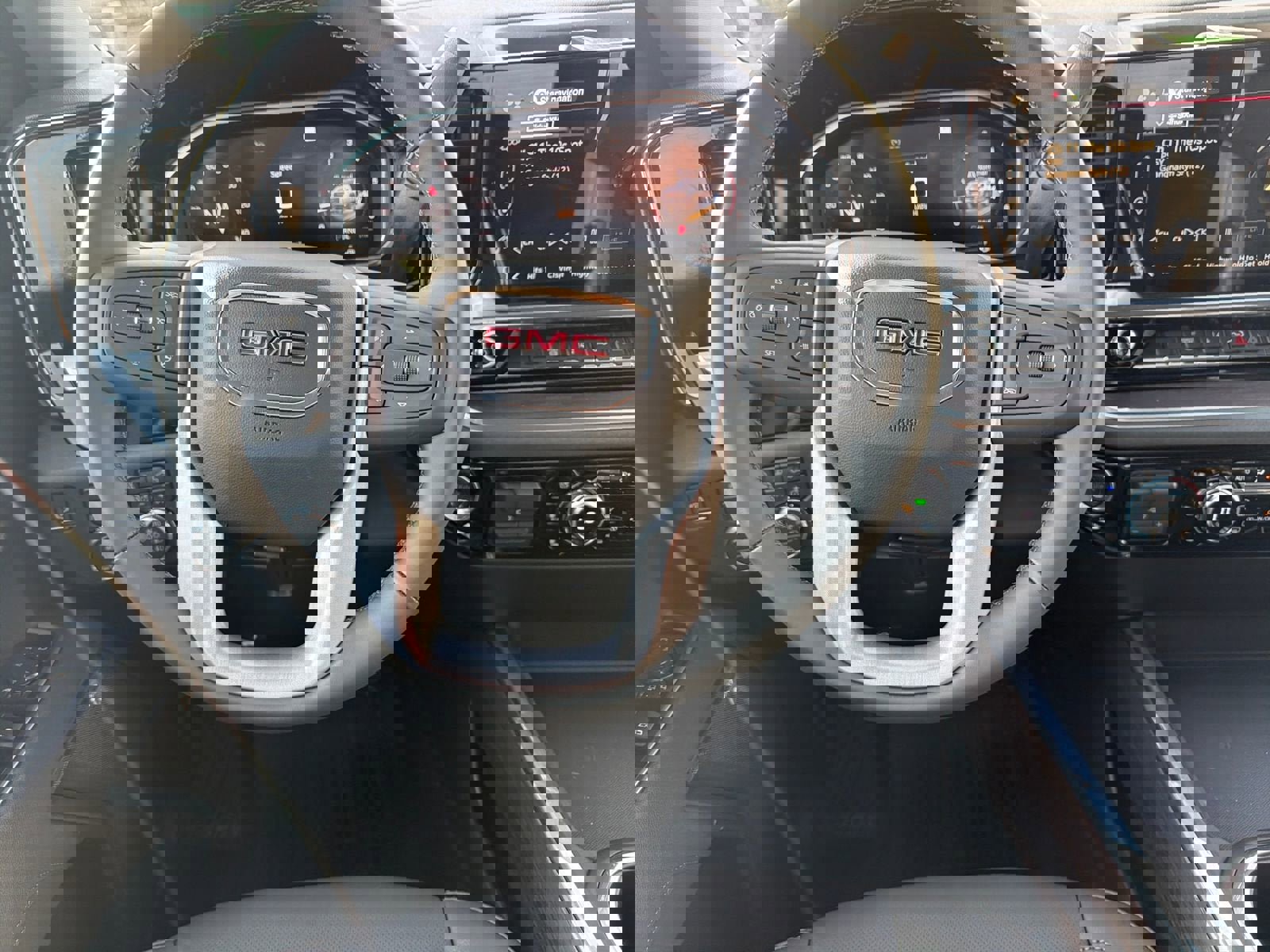 New 2026 GMC Sierra 2500 SLT w/ SLT Convenience Package image 24