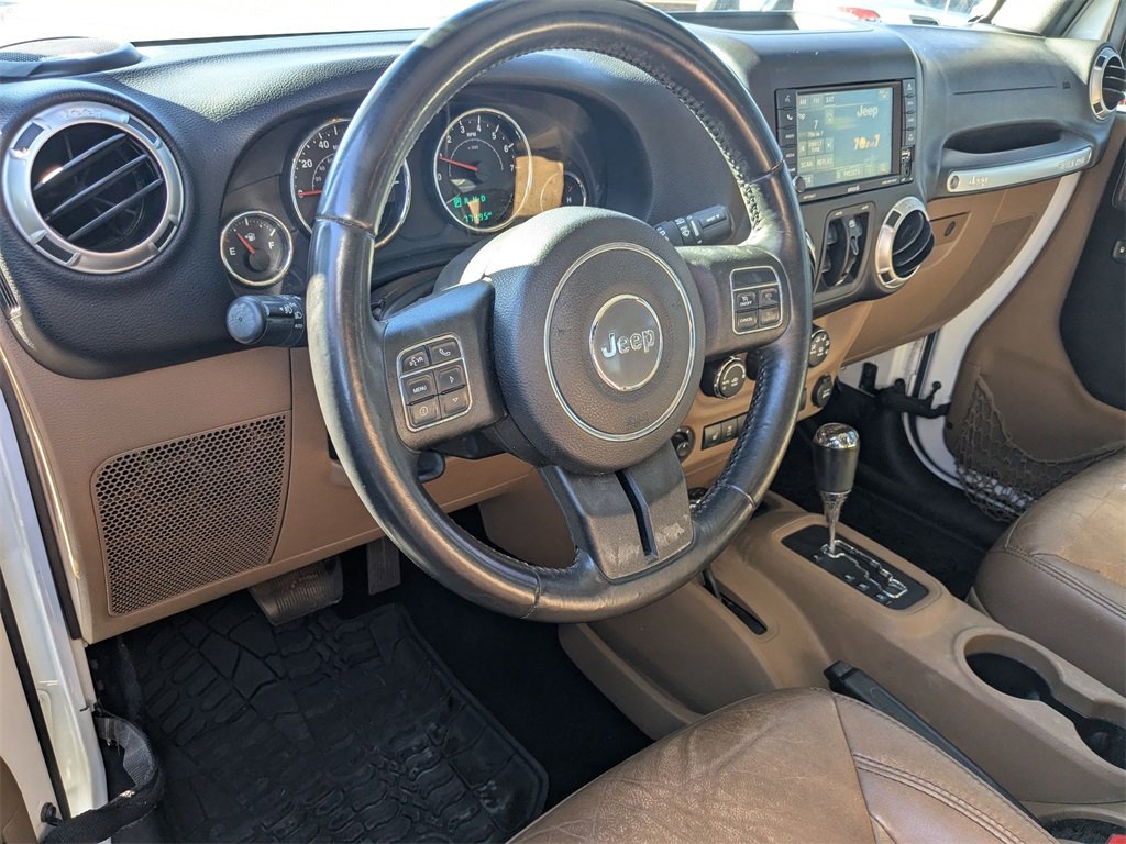 Used 2015 Jeep Wrangler Unlimited Sahara w/ Connectivity Group image 10