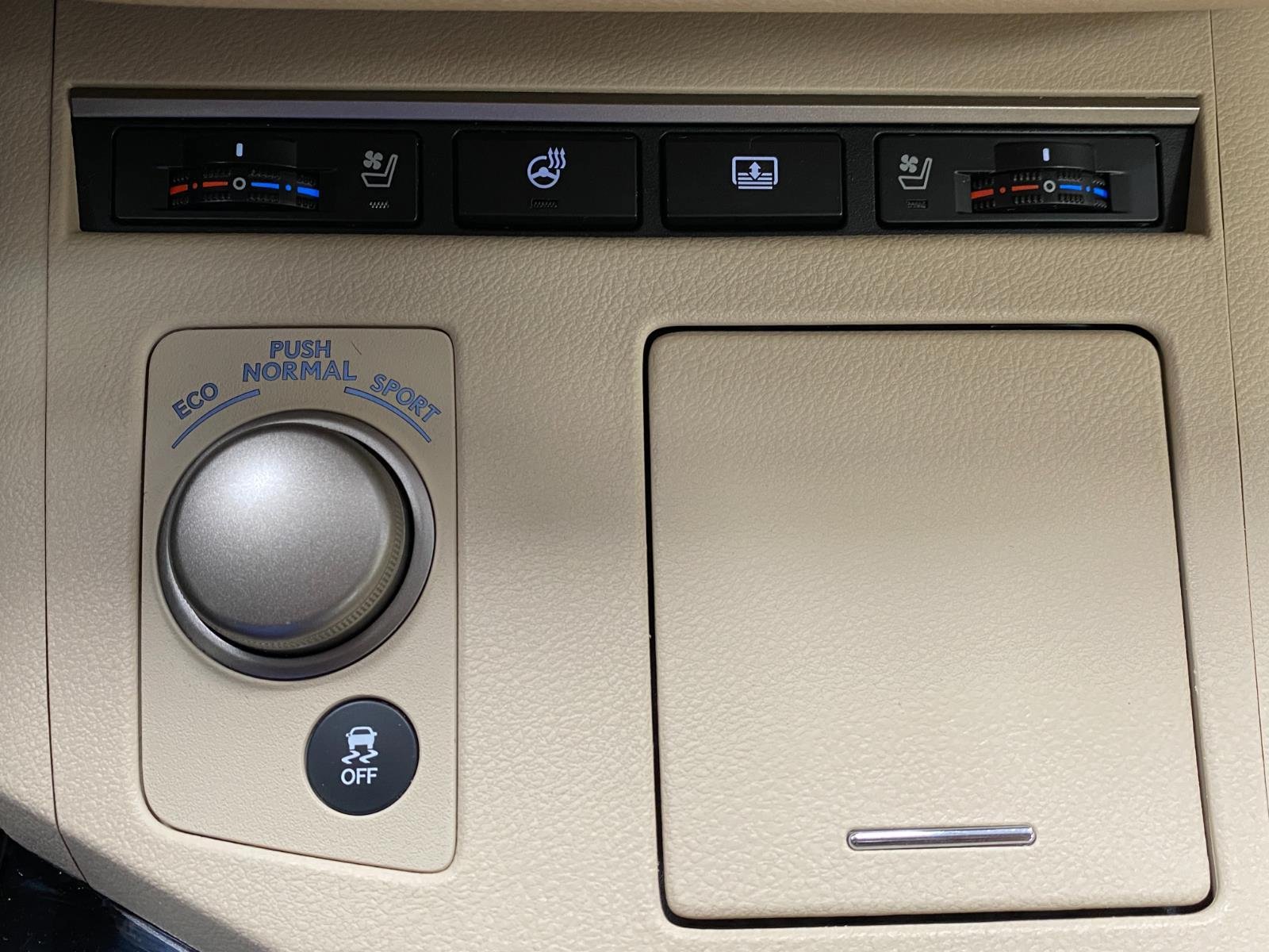 Used 2014 Lexus ES 350 w/ Luxury Package FWD image 26
