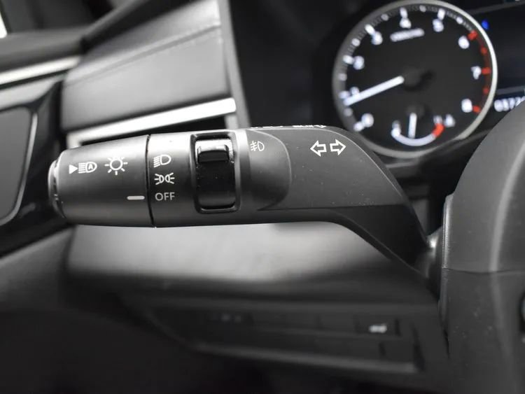 Used 2024 Mitsubishi Outlander SE image 25
