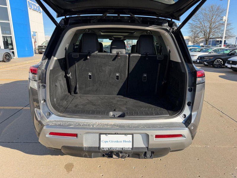 Used 2022 Nissan Pathfinder SL w/ SL Premium Package AWD/4WD image 4