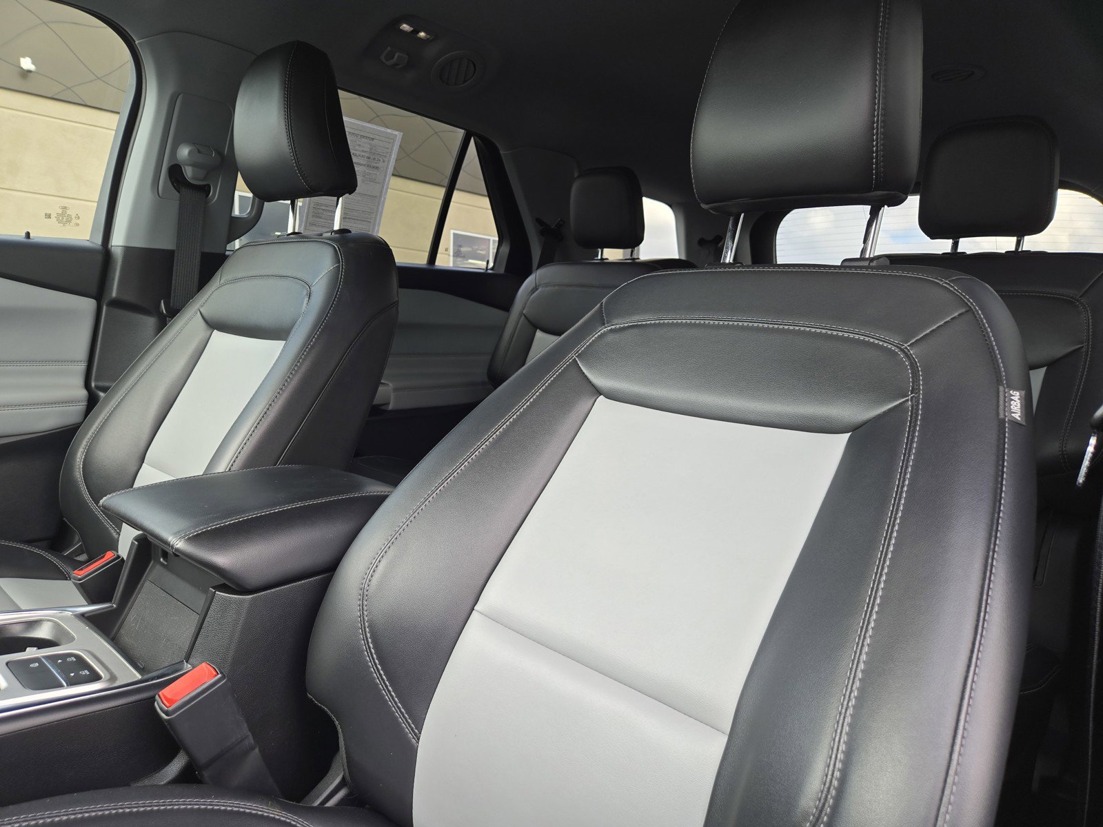 Used 2022 Ford Explorer XLT w/ Equipment Group 202A image 15