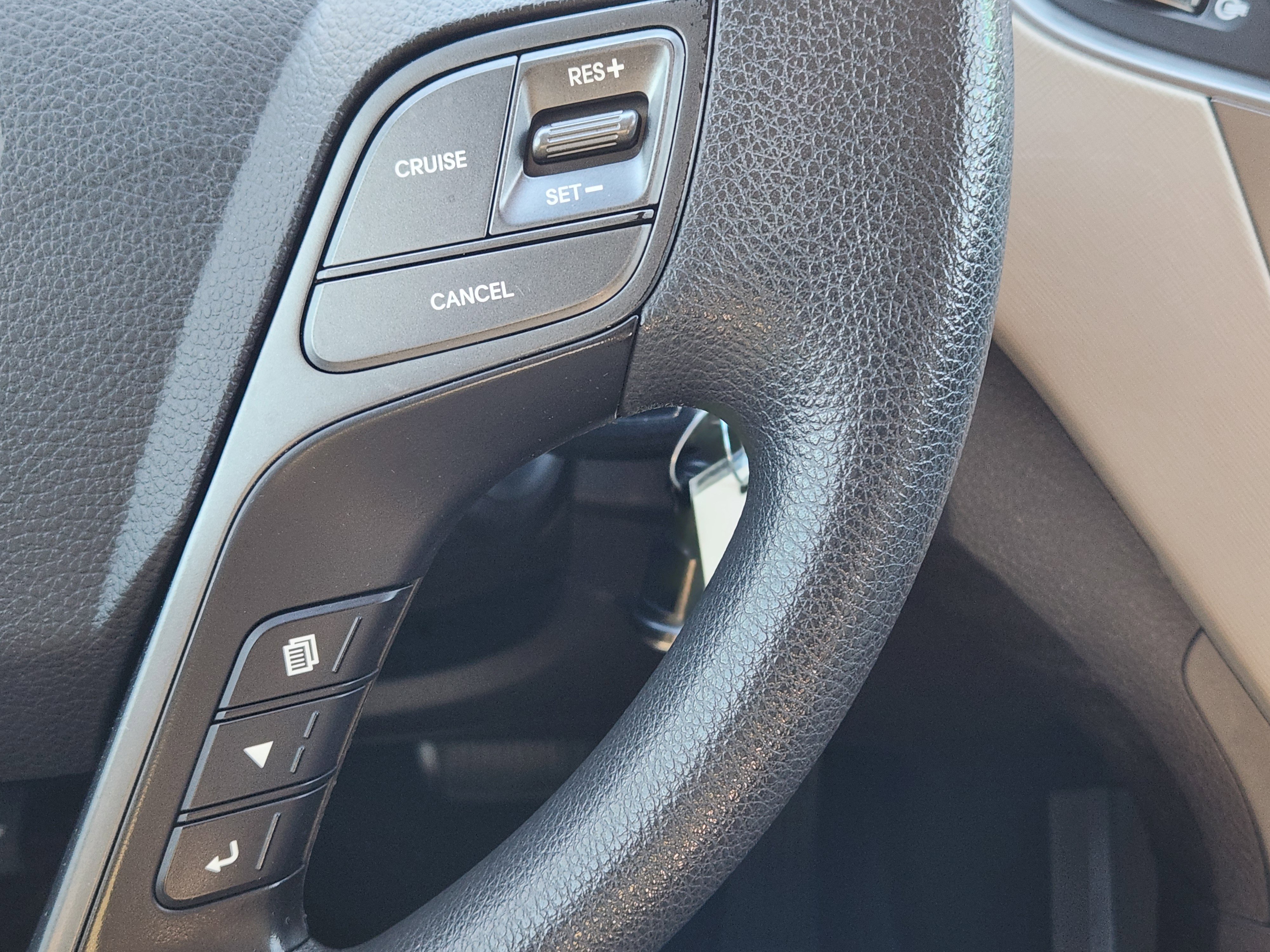 Used 2017 Hyundai Santa Fe Sport image 28