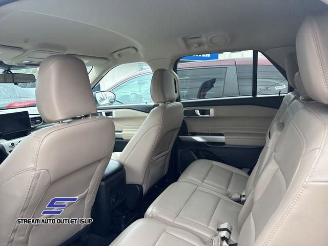 Used 2023 Ford Explorer XLT w/ Equipment Group 202A image 31