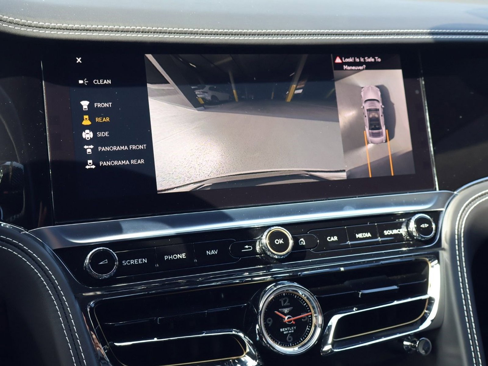 Certified 2022 Bentley Flying Spur V8 image 19