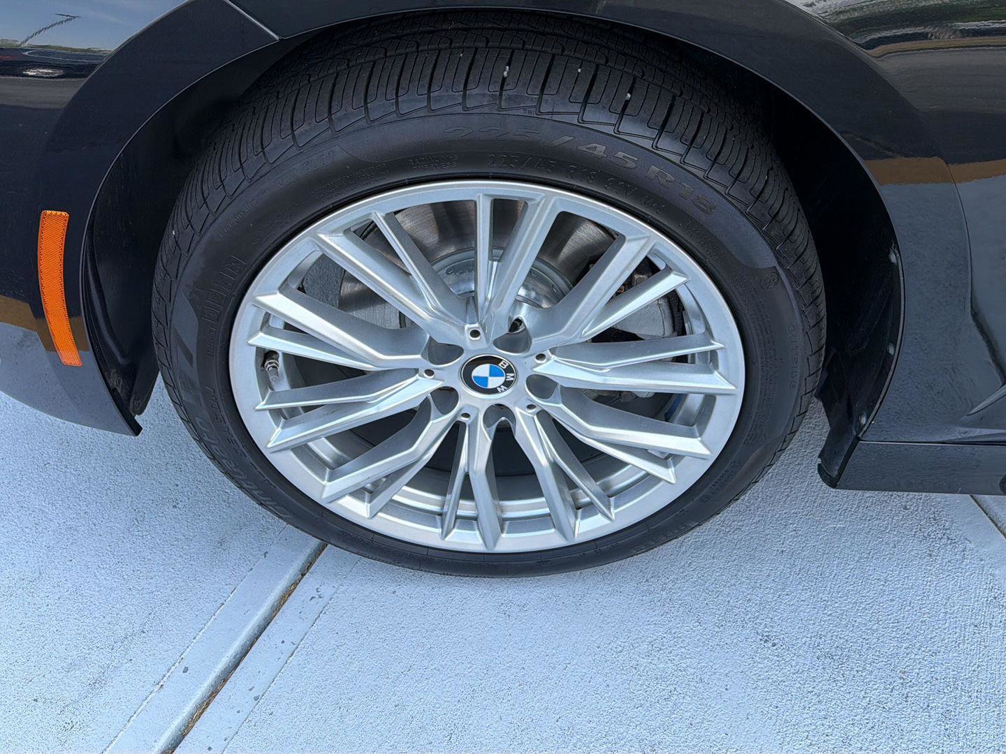 Certified 2023 BMW 330i xDrive Sedan w/ Premium Package AWD/4WD image 36