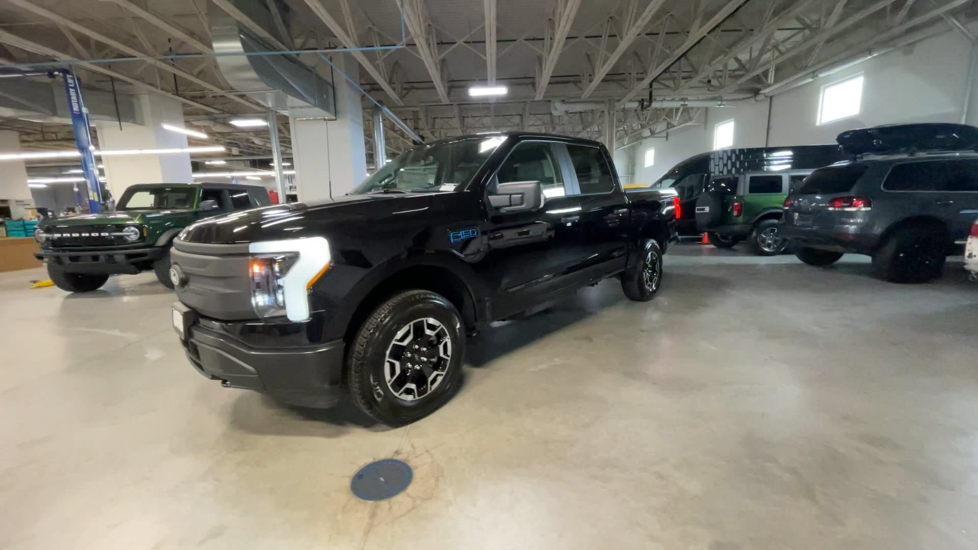 New 2024 Ford F150 Lightning Pro w/ Tow Technology Package AWD/4WD image 5