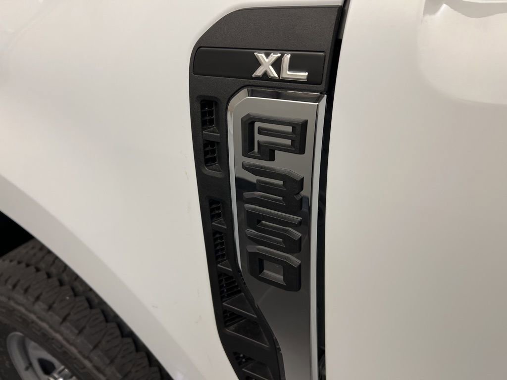 New 2026 Ford F350 XL w/ XL Chrome Package image 31