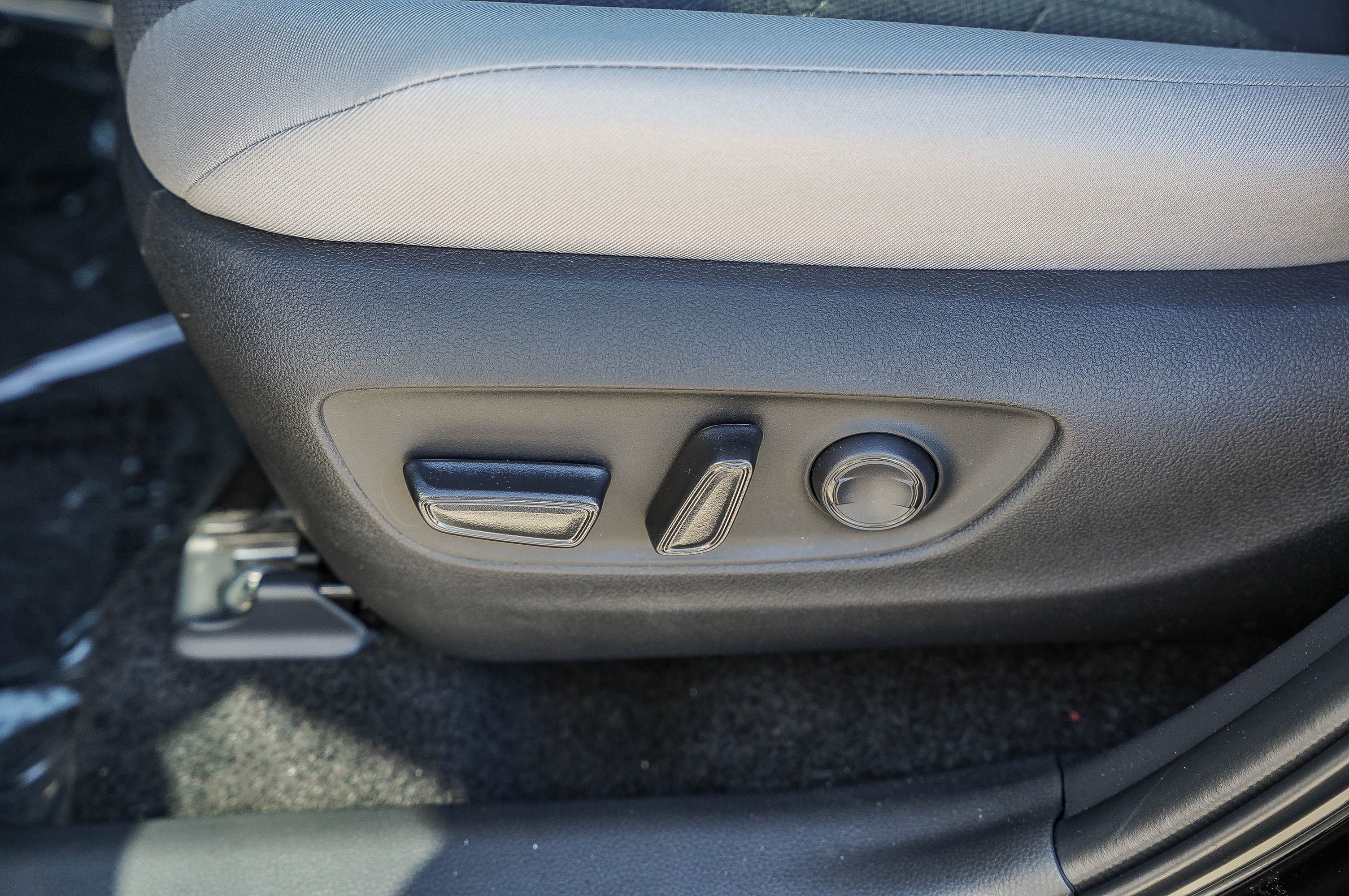 New 2025 Toyota RAV4 XLE image 24