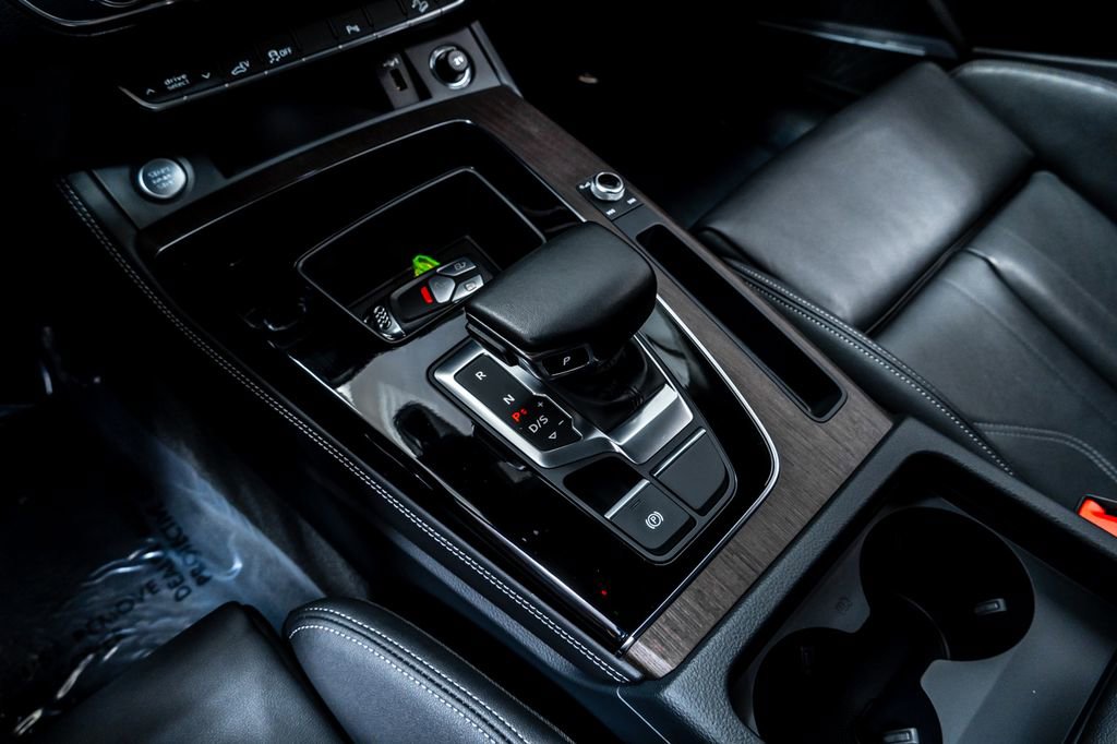 Used 2024 Audi Q5 e Premium Plus w/ Premium Plus Package image 19