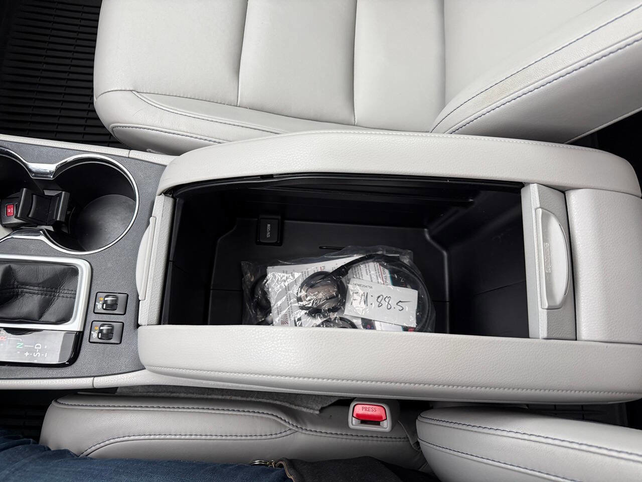 Used 2016 Toyota Highlander XLE AWD/4WD image 78