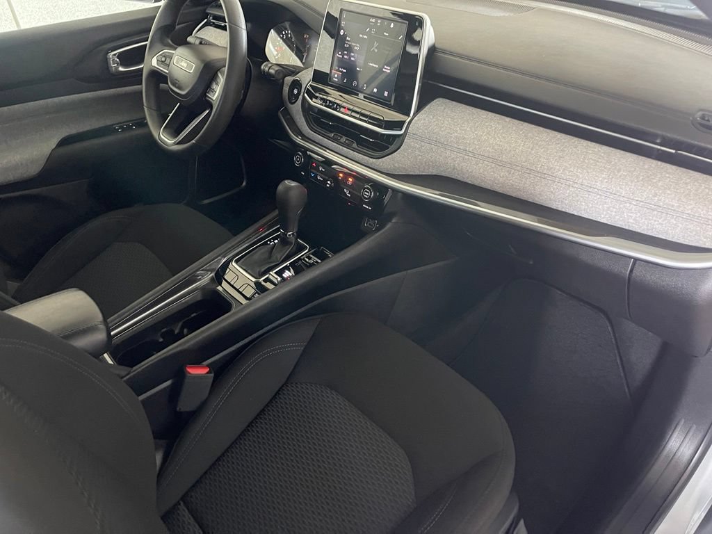 Used 2025 Jeep Compass Sport AWD/4WD image 13