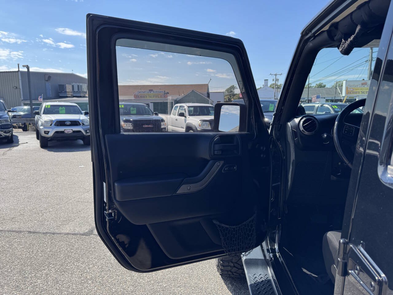 Used 2012 Jeep Wrangler Unlimited Sport AWD/4WD image 18