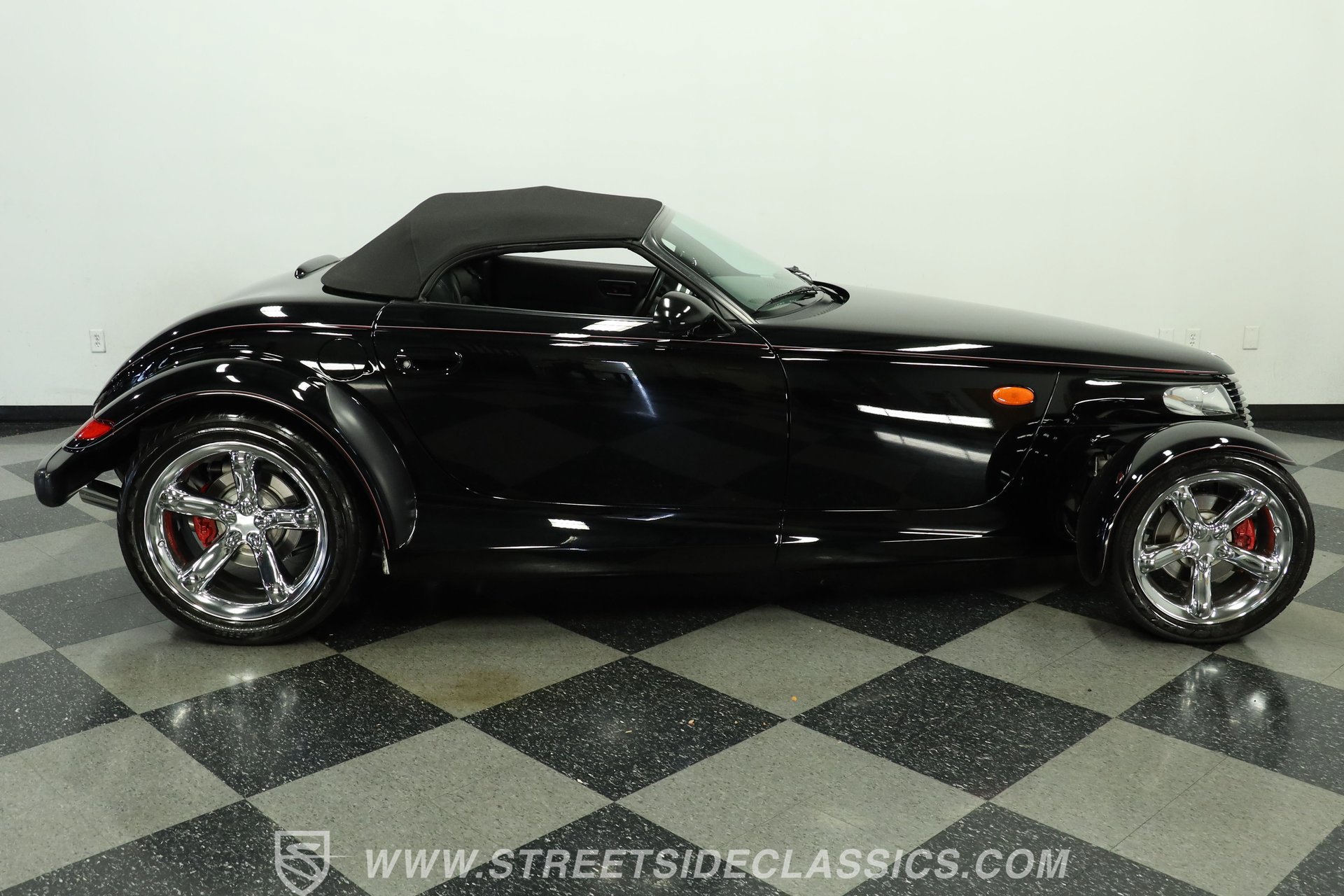 Used 2000 Plymouth Prowler image 12