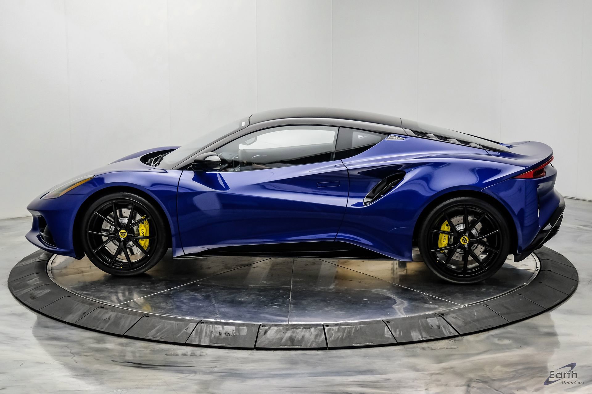Used 2026 Lotus Emira SE RWD image 9