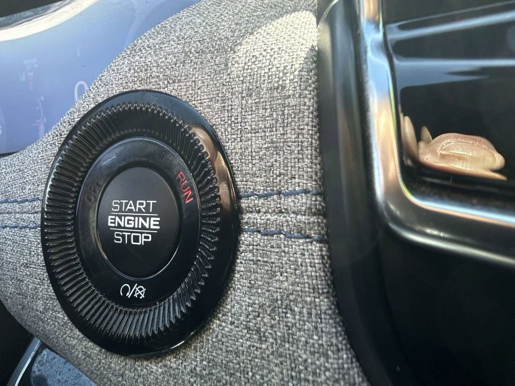 Used 2023 Jeep Compass Latitude image 16