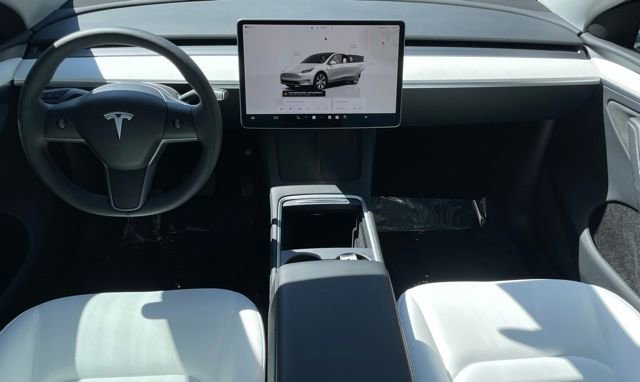 Used 2024 Tesla Model Y Long Range AWD/4WD image 16