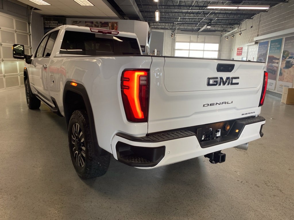New 2025 GMC Sierra 3500 Denali Ultimate image 5