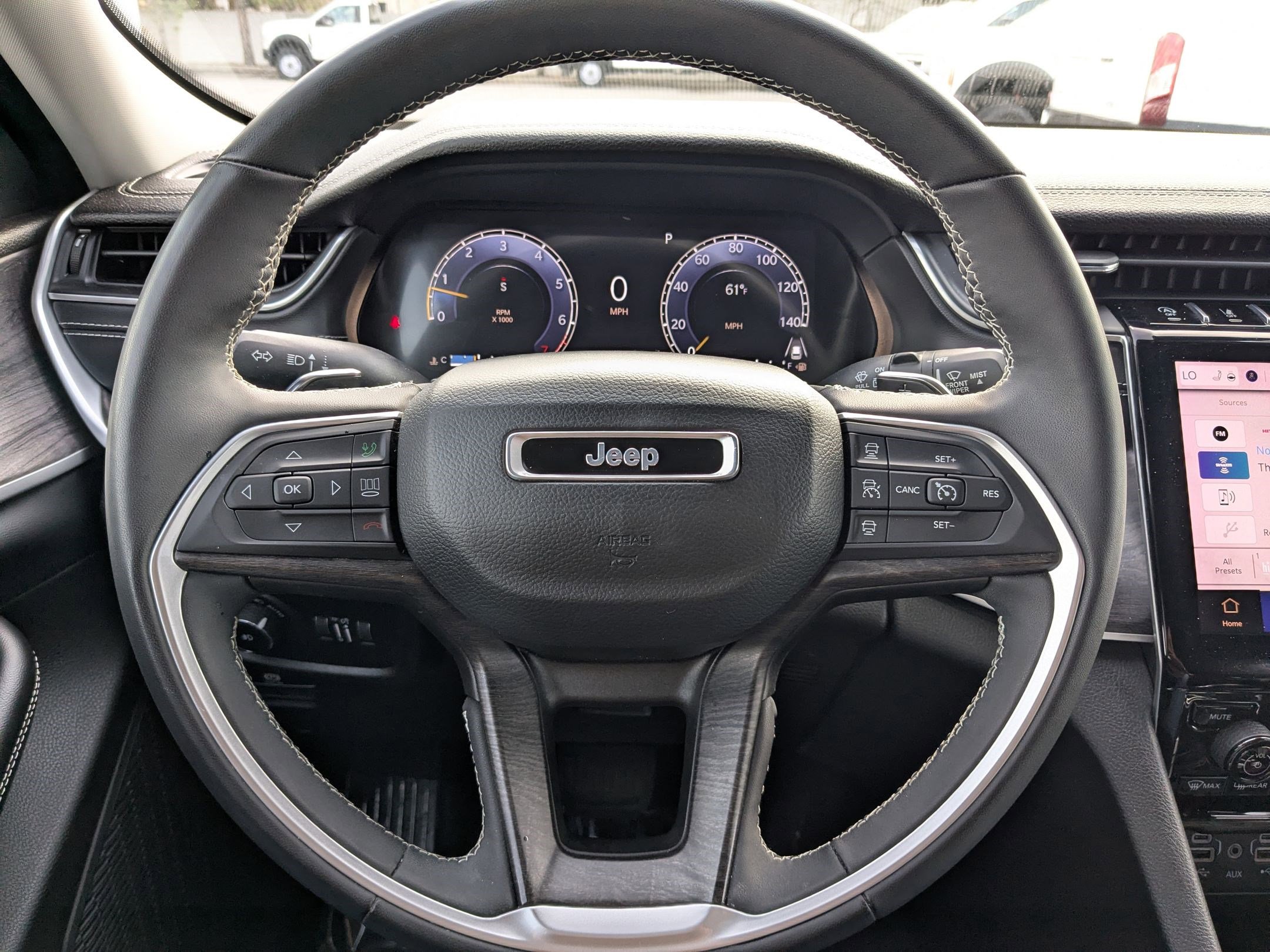 Used 2023 Jeep Grand Cherokee L Limited image 18