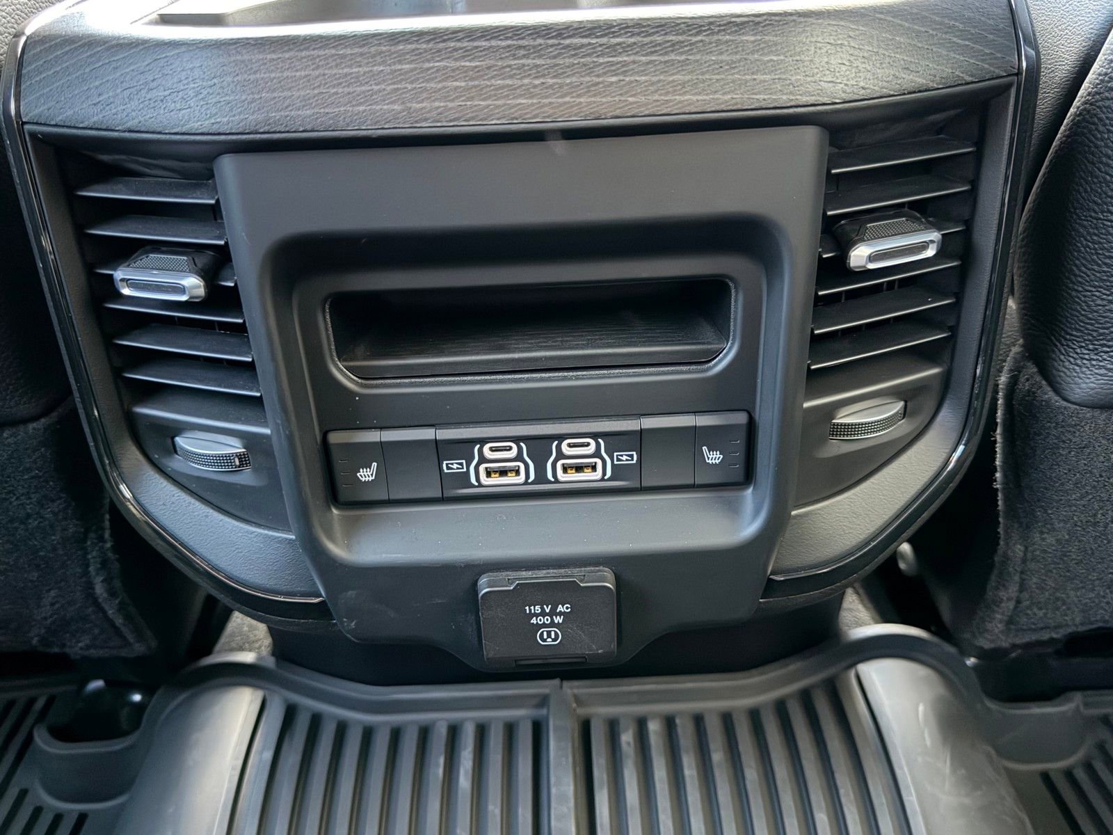 Used 2024 RAM 2500 Limited image 26