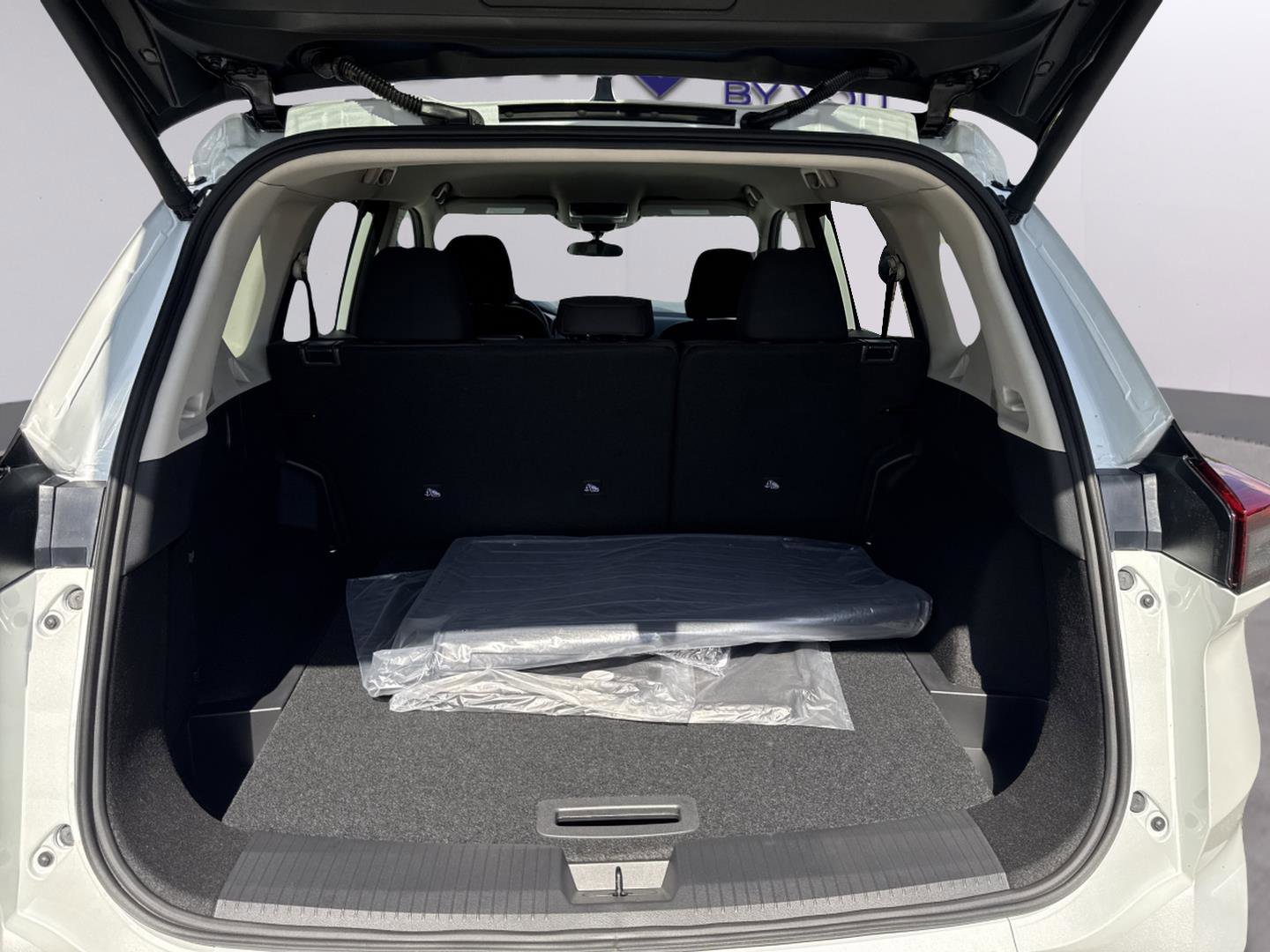 New 2026 Nissan Rogue SV FWD image 32