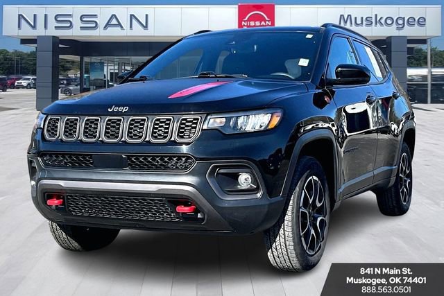 Used 2024 Jeep Compass Trailhawk image 3