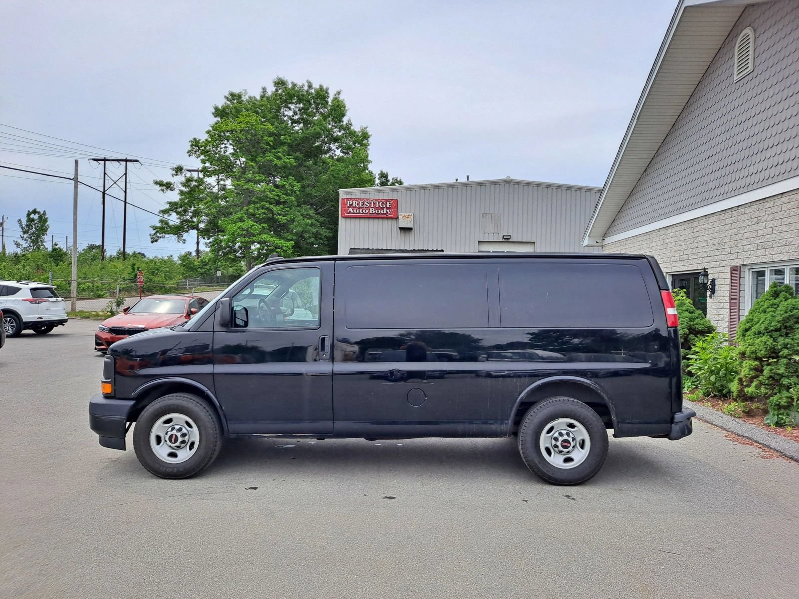 Used 2017 GMC Savana 2500 RWD image 5