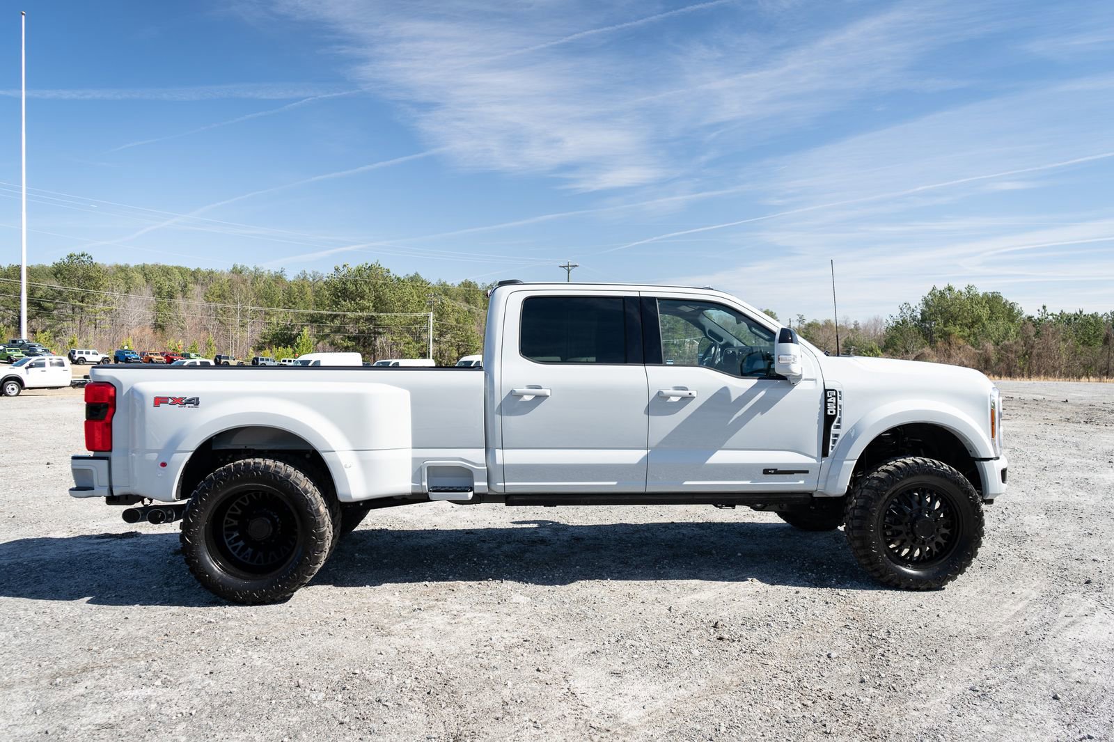 Used 2026 Ford F450 Platinum w/ FX4 Off-Road Package image 23