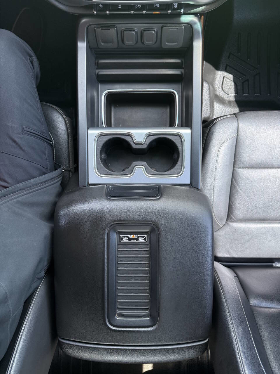 Used 2019 GMC Sierra 2500 SLT w/ Duramax Plus Package AWD/4WD image 23