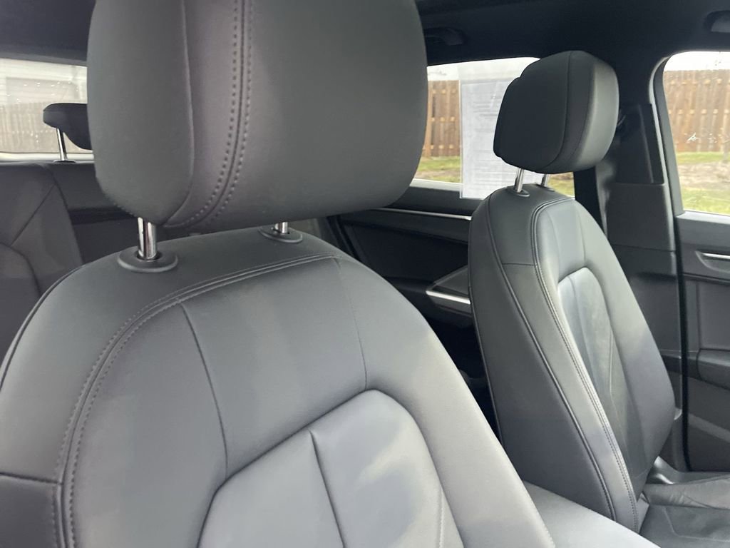Used 2025 Audi Q3 2.0T Premium image 39