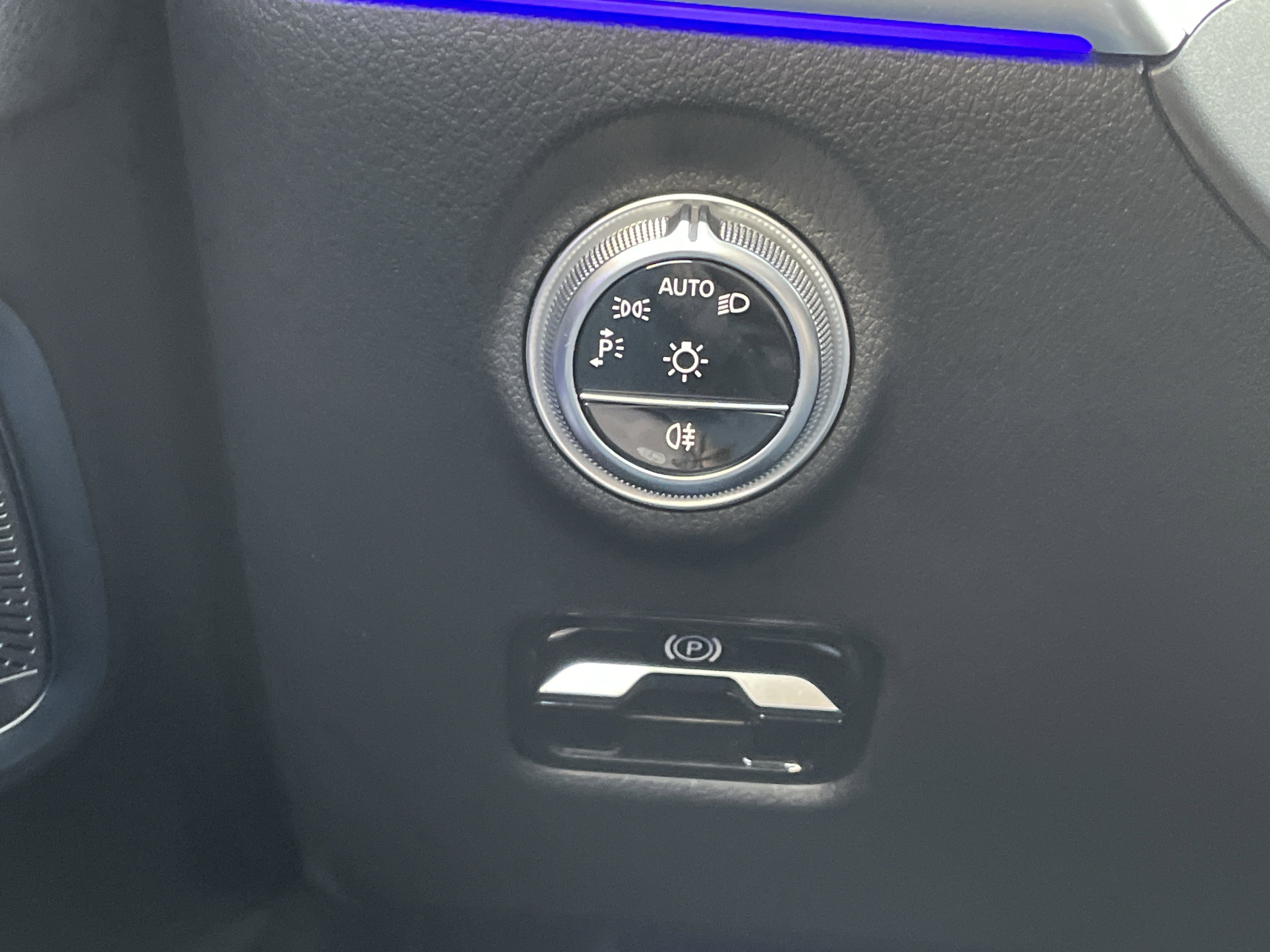 Certified 2024 Mercedes-Benz CLE 300 4MATIC Cabriolet image 34