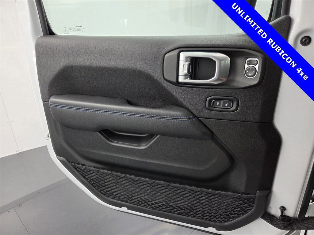Used 2021 Jeep Wrangler Unlimited Rubicon 4xe w/ Steel Bumper Group image 33