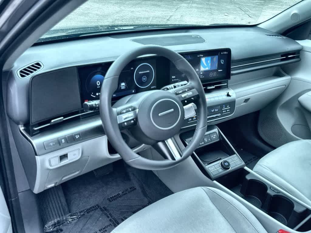 Used 2025 Hyundai Kona SEL FWD image 13