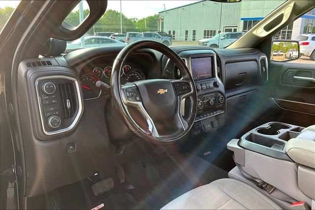 Used 2021 Chevrolet Silverado 1500 LT w/ LPO, Dark Essentials Package AWD/4WD image 18