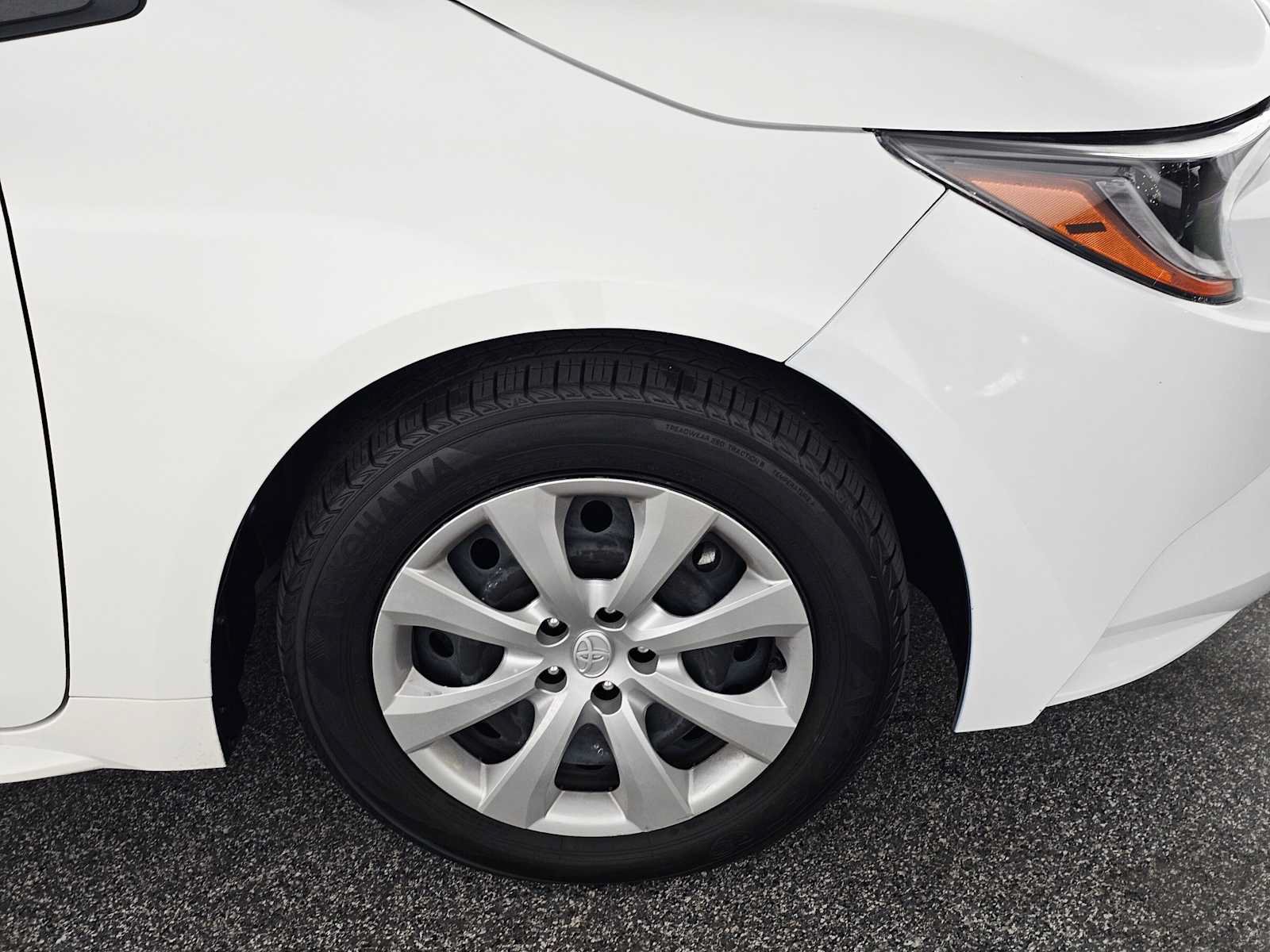 Used 2026 Toyota Corolla LE FWD image 9