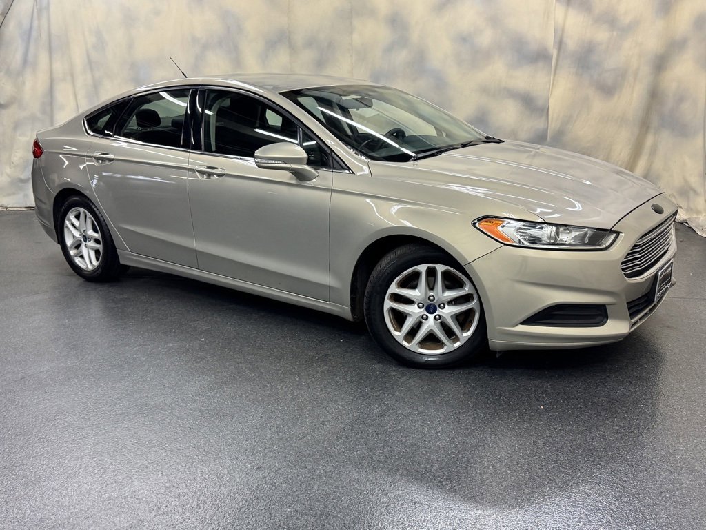 Used 2015 Ford Fusion SE image 8