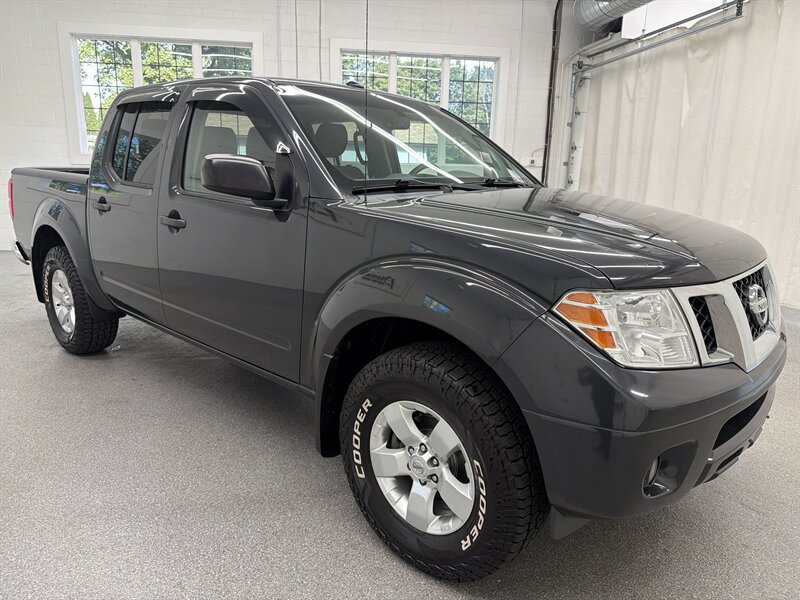 Used 2013 Nissan Frontier SV w/ SV Value Truck Pkg AWD/4WD image 3