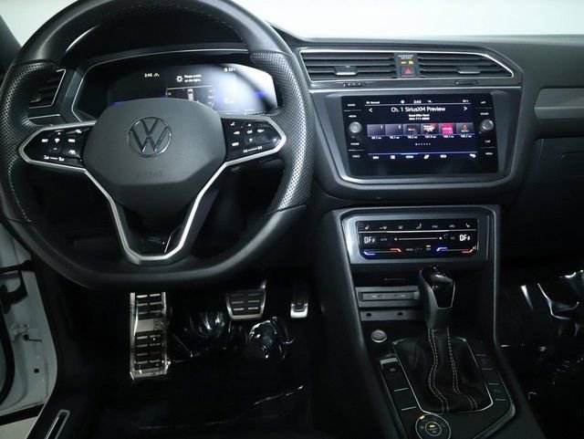 Used 2024 Volkswagen Tiguan SE R-Line AWD/4WD image 31