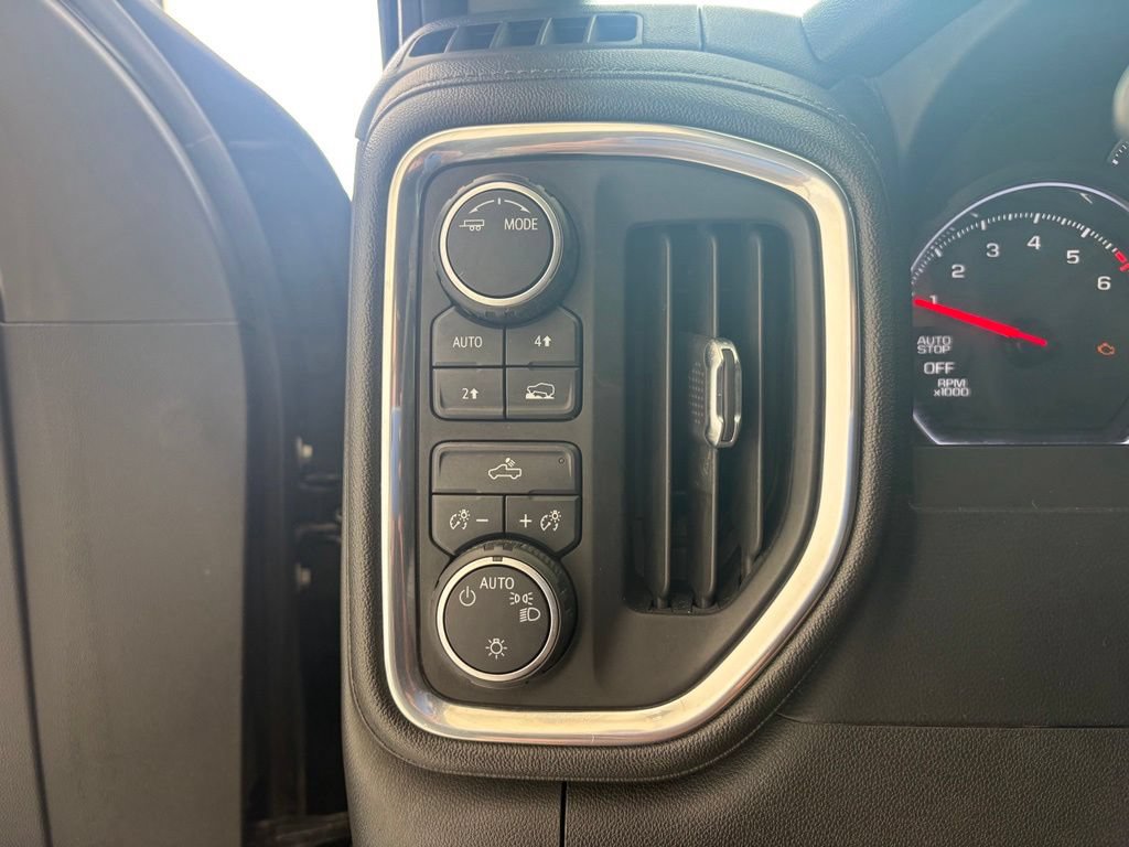 Used 2021 Chevrolet Silverado 1500 LT AWD/4WD image 11