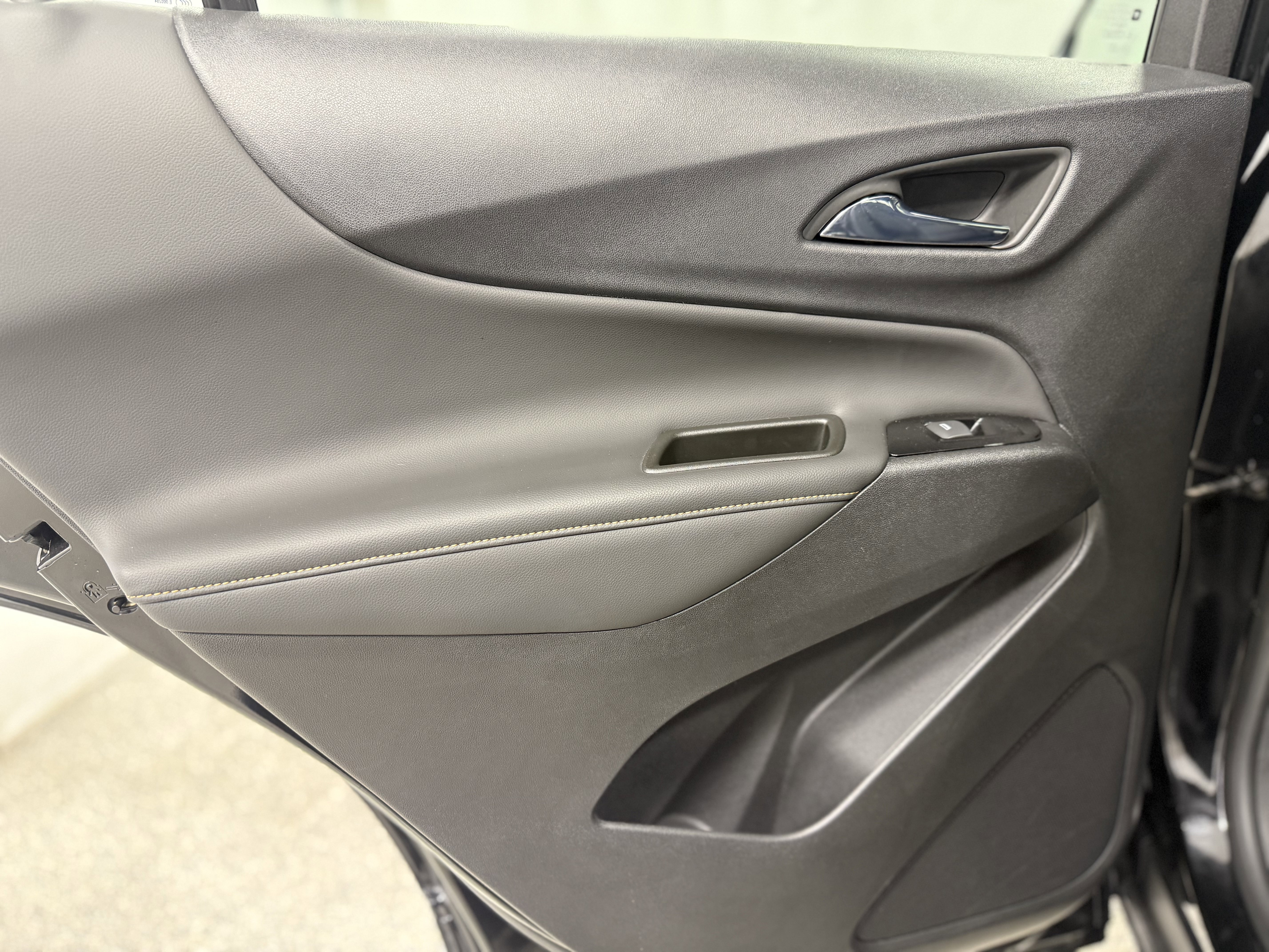 Certified 2023 Chevrolet Equinox Premier image 23