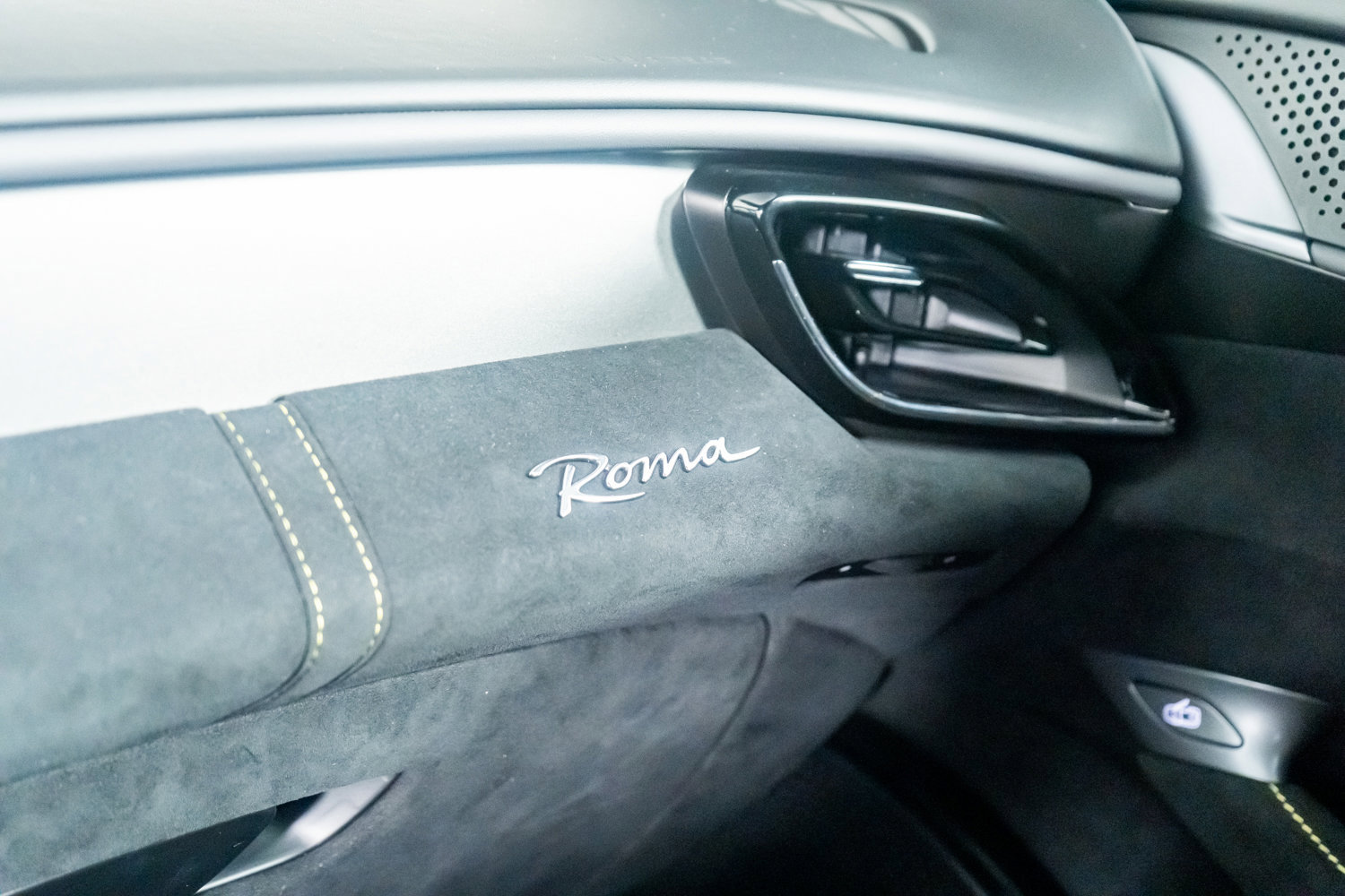 Used 2022 Ferrari Roma image 37