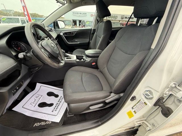 Used 2020 Toyota RAV4 LE image 15