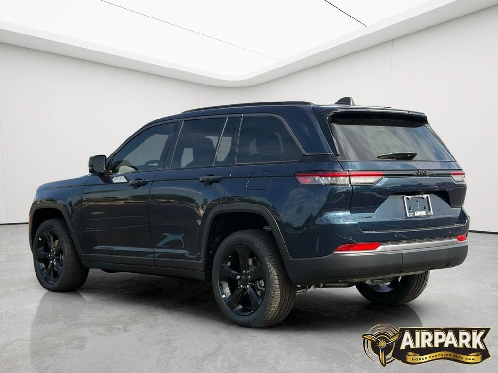 New 2026 Jeep Grand Cherokee Limited w/ Limited Altitude Package AWD/4WD image 7