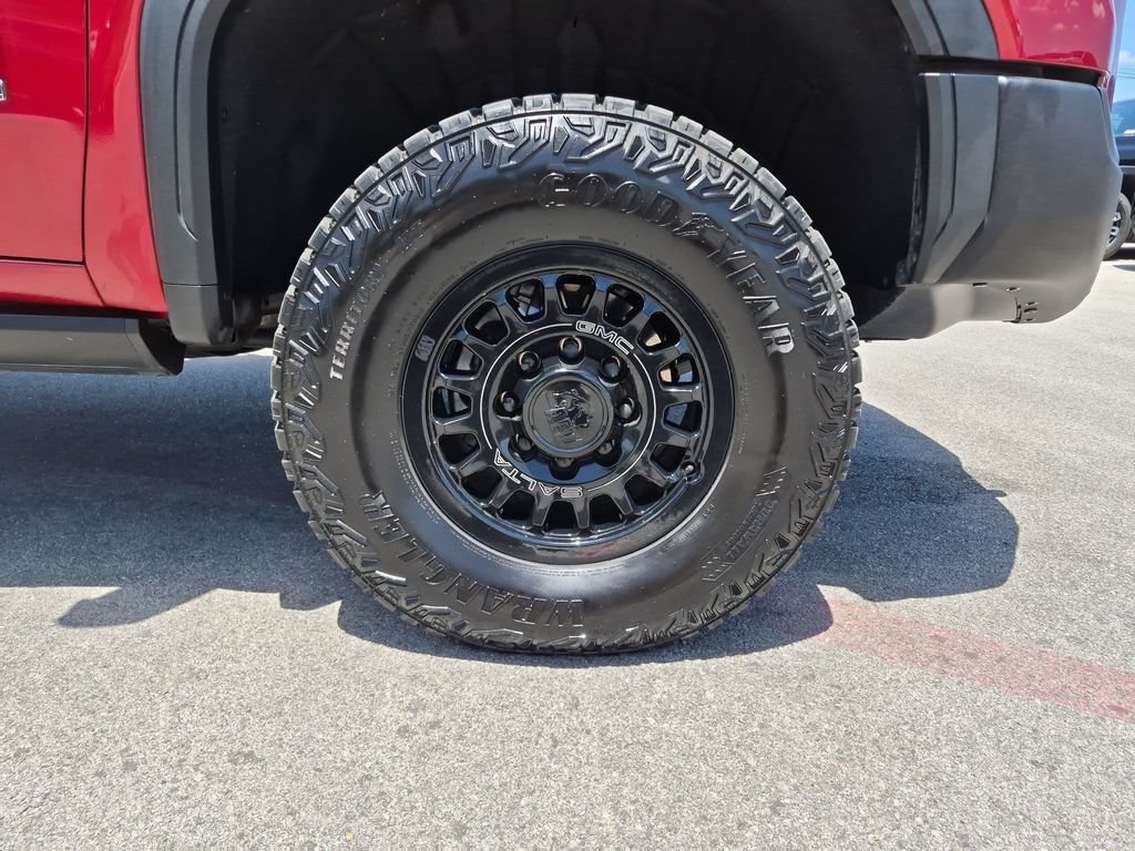 Used 2025 GMC Sierra 2500 AT4X w/ AT4X AEV Edition AWD/4WD image 18