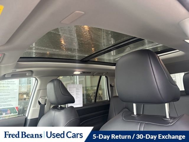Used 2025 Toyota Grand Highlander AWD image 21