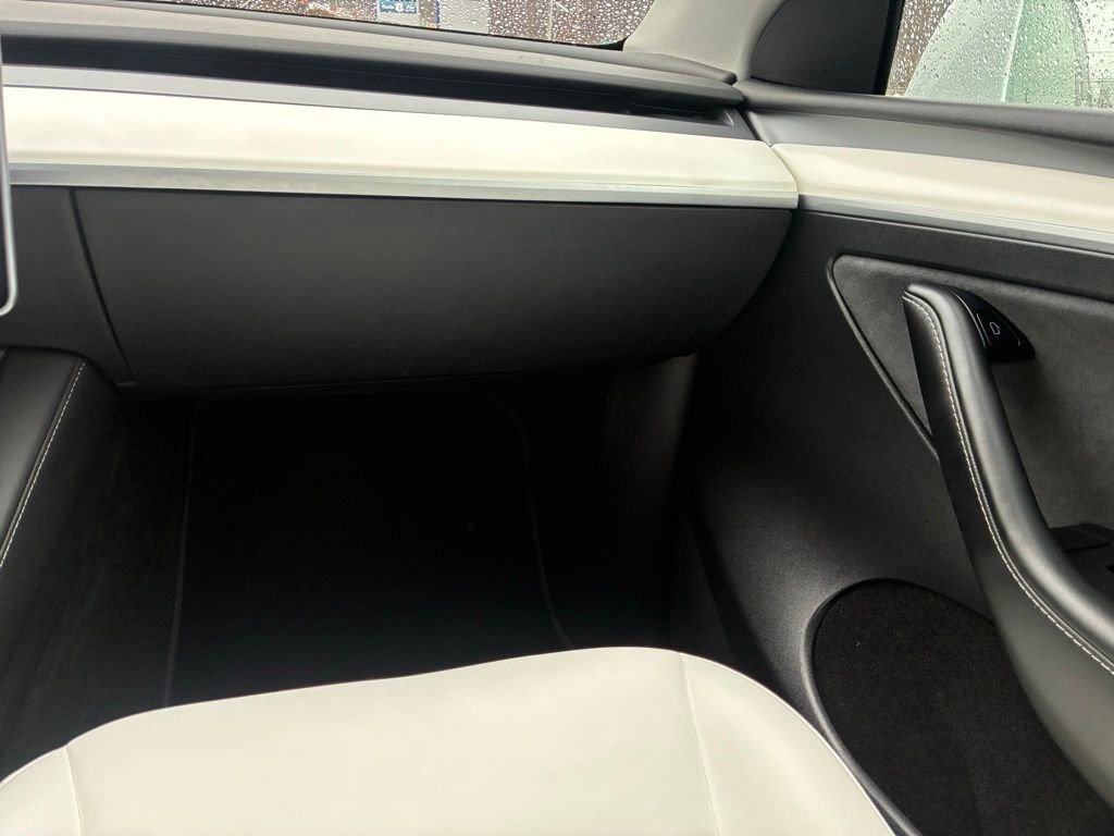 Used 2022 Tesla Model Y Performance image 28