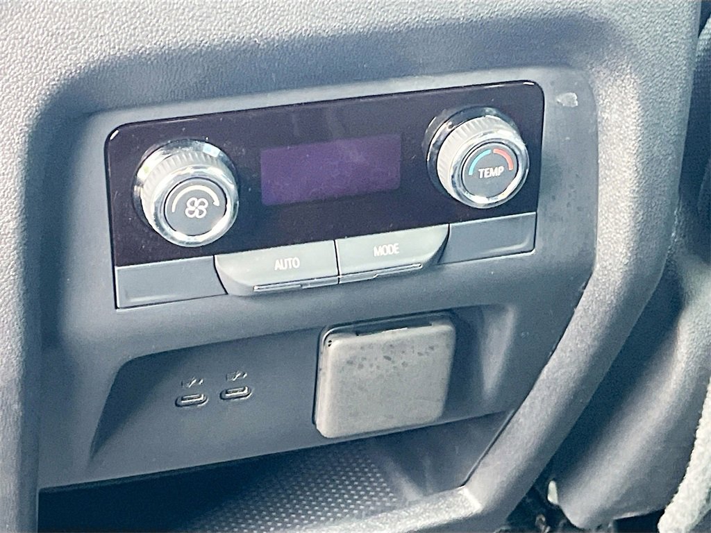 Used 2024 Chevrolet Traverse Z71 image 25