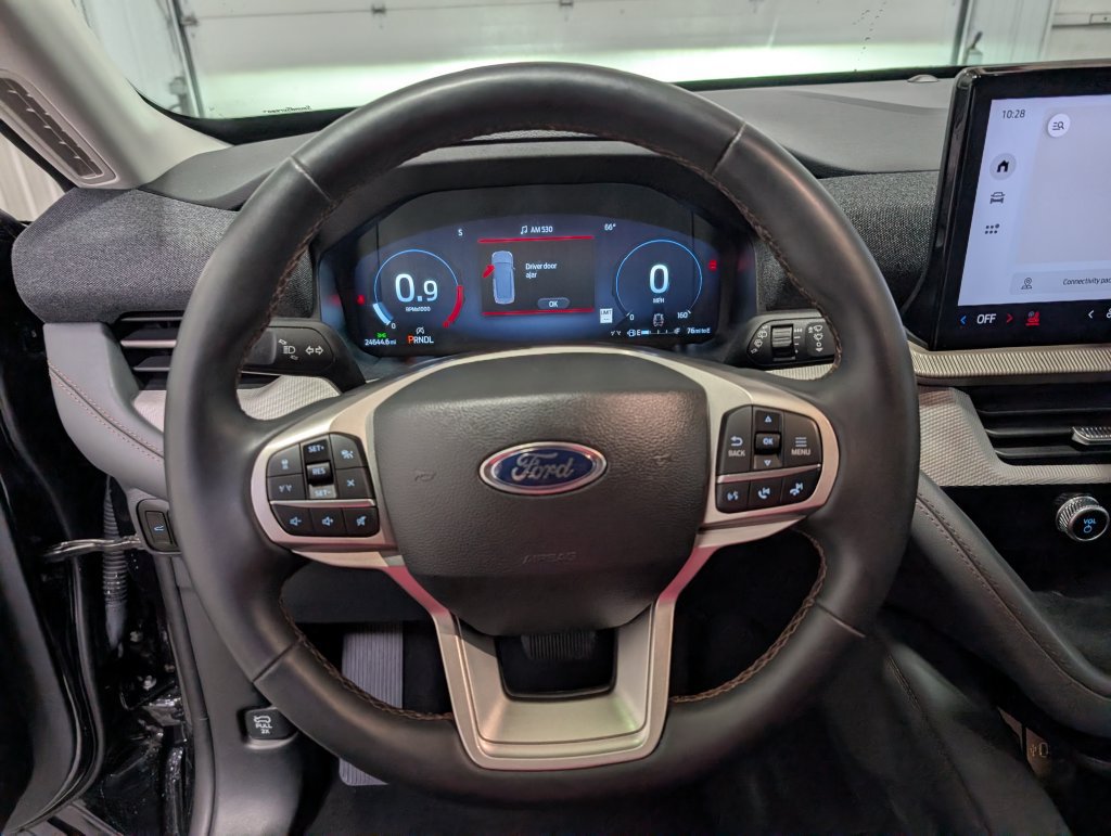 Used 2025 Ford Explorer Active w/ Active Comfort Package AWD/4WD image 17