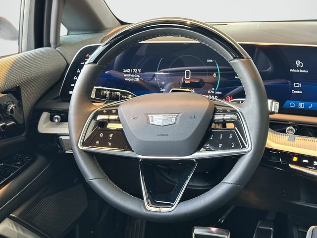 Used 2027 Cadillac Optiq Sport AWD/4WD image 5