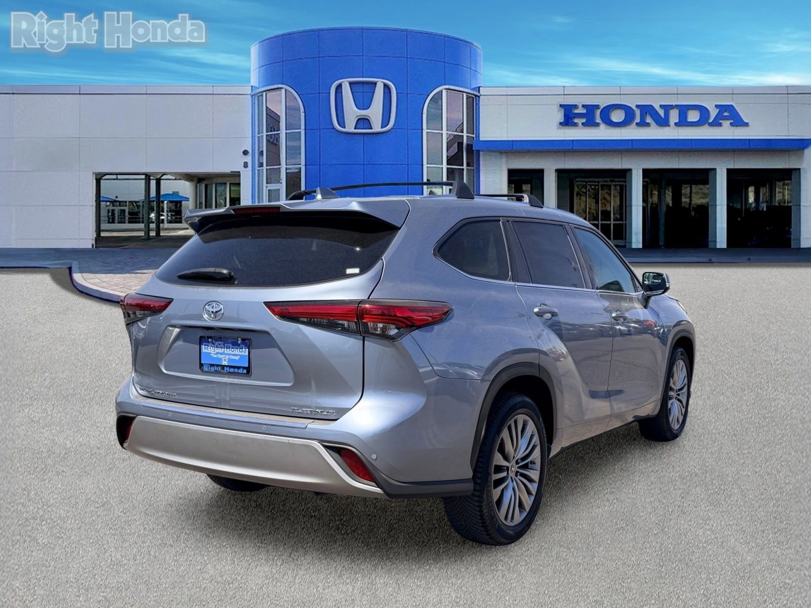 Used 2020 Toyota Highlander Platinum FWD image 7